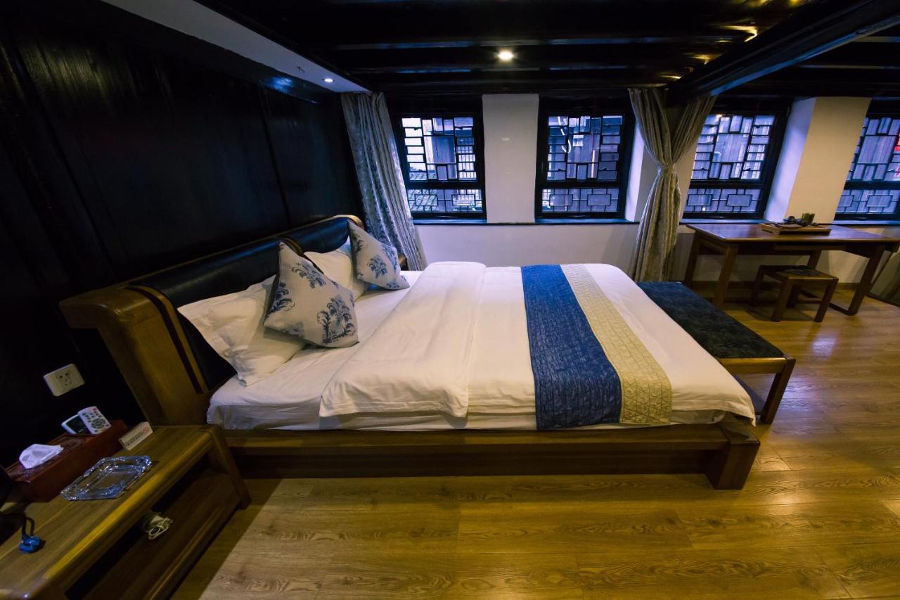 一方砚-旅拍体验民宿 Fenghuang Exterior foto